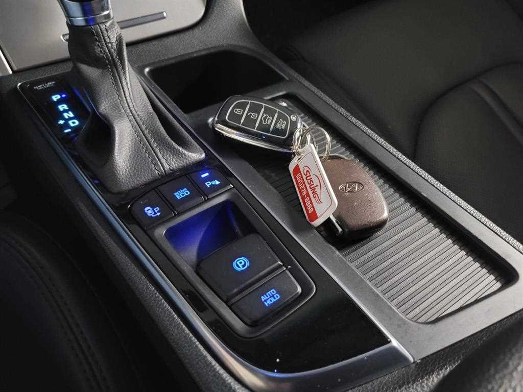 HYUNDAI Sonata - Vista 12