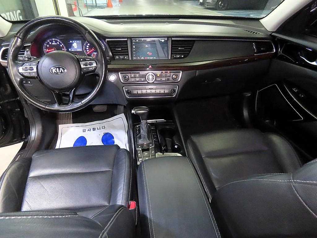 KIA K7 - Vista 10