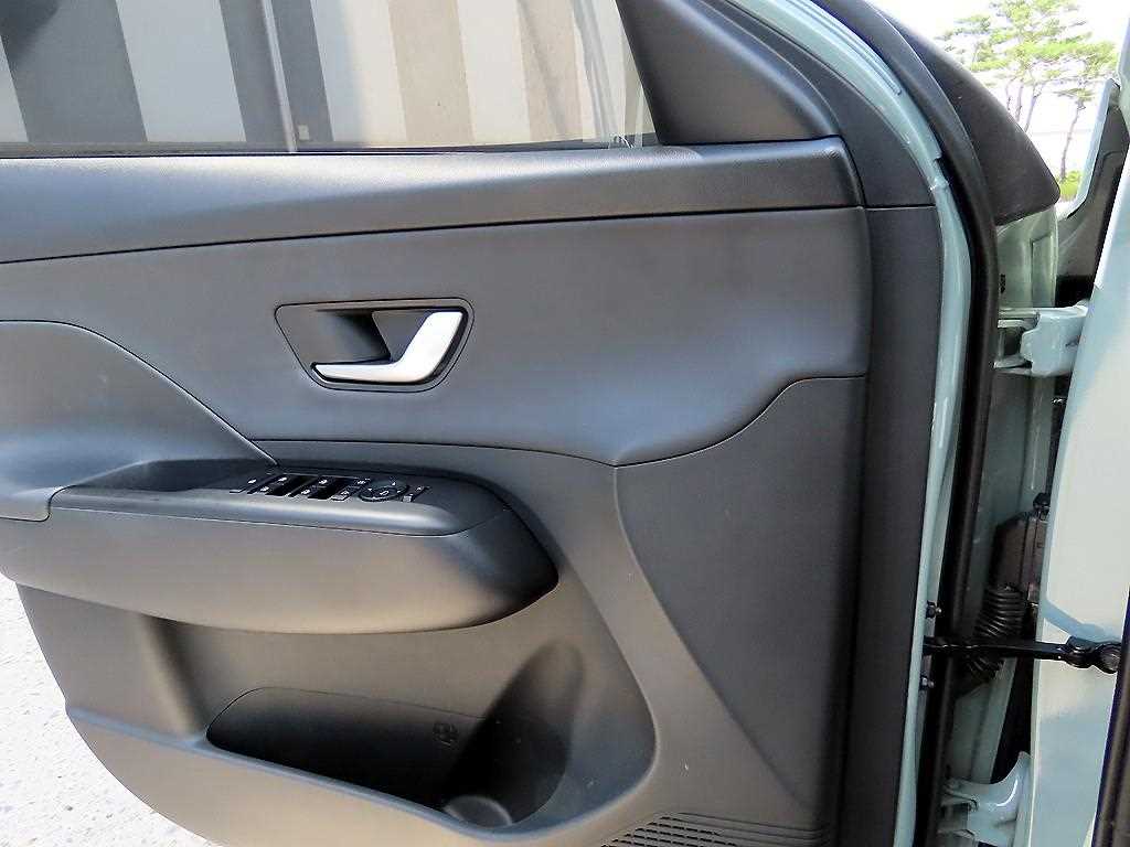 HYUNDAI Kona - Vista 11