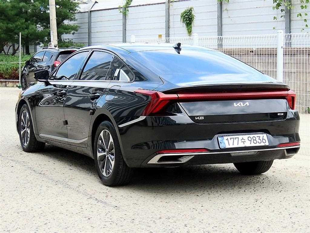 KIA K8 - Vista 3