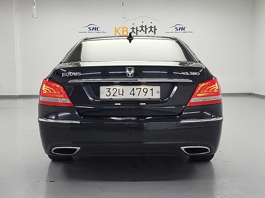 HYUNDAI Equus - Vista 3