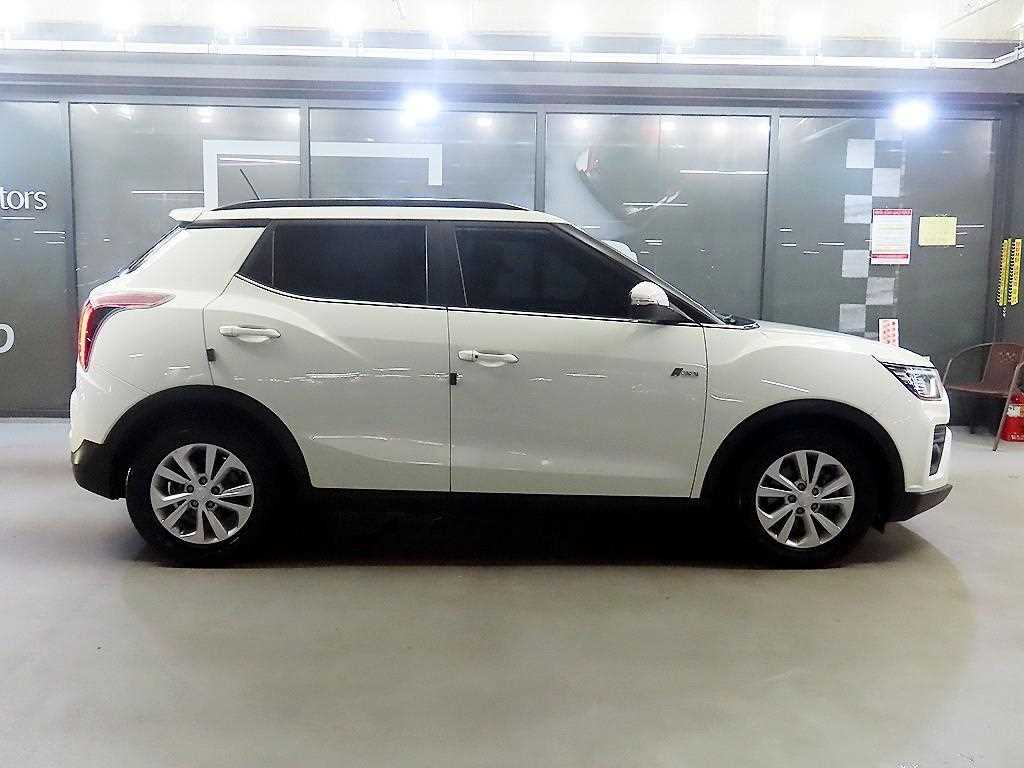 Ssangyong Tivoli - Vista 3