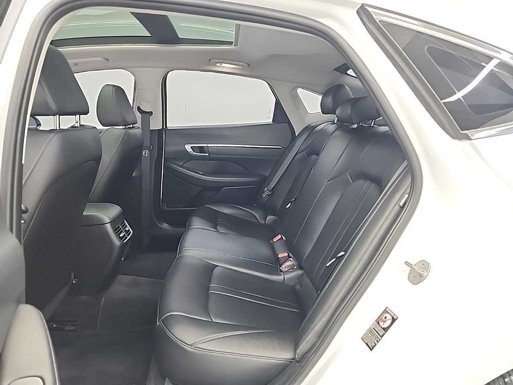 HYUNDAI Sonata - Vista 12