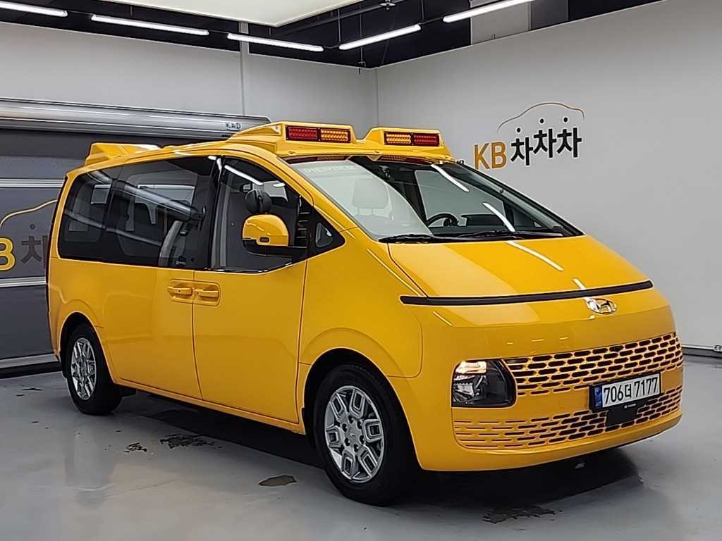 HYUNDAI Staria - Vista 4