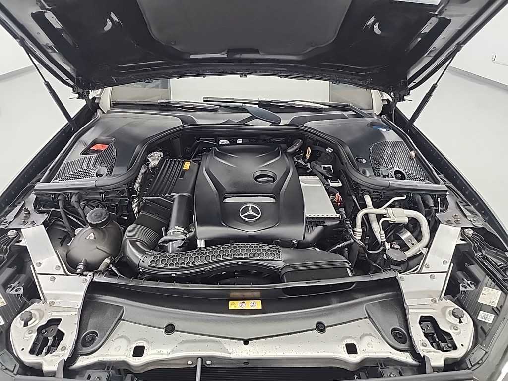 Mercedes Benz E class - Vista 5