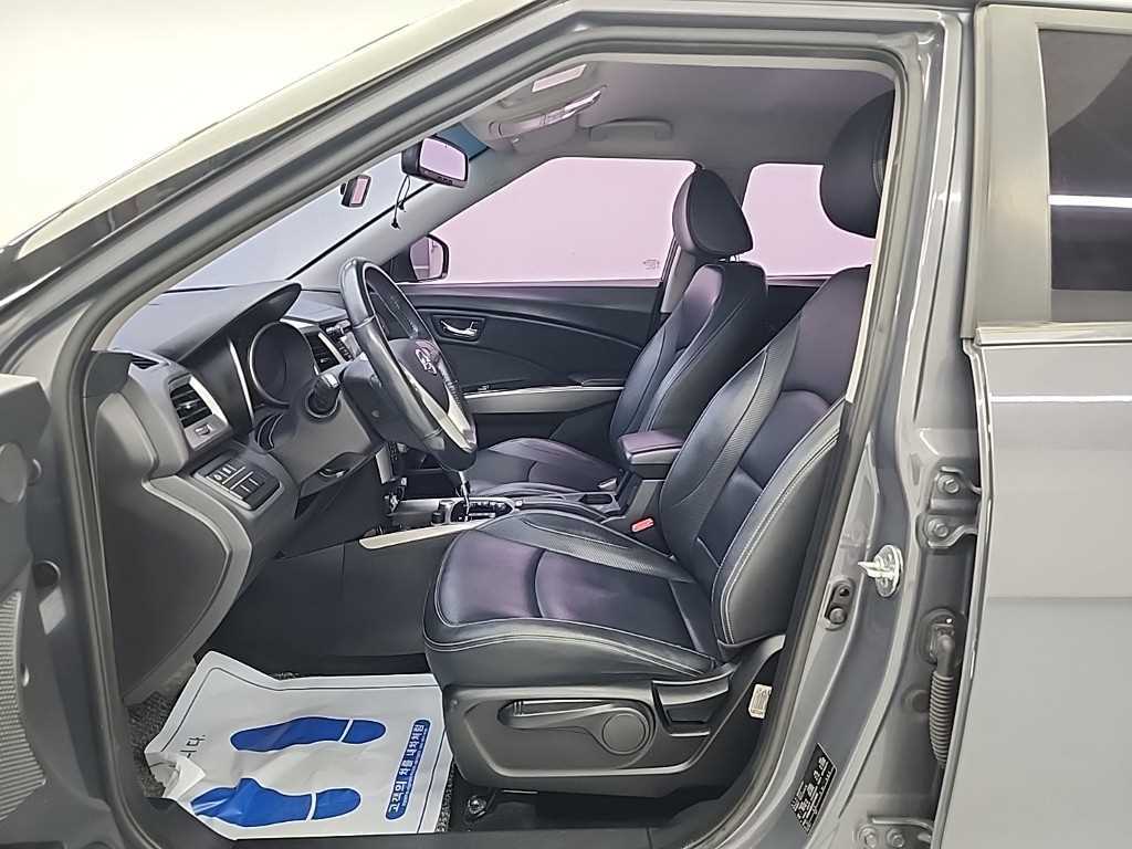 Ssangyong Tivoli - Vista 11