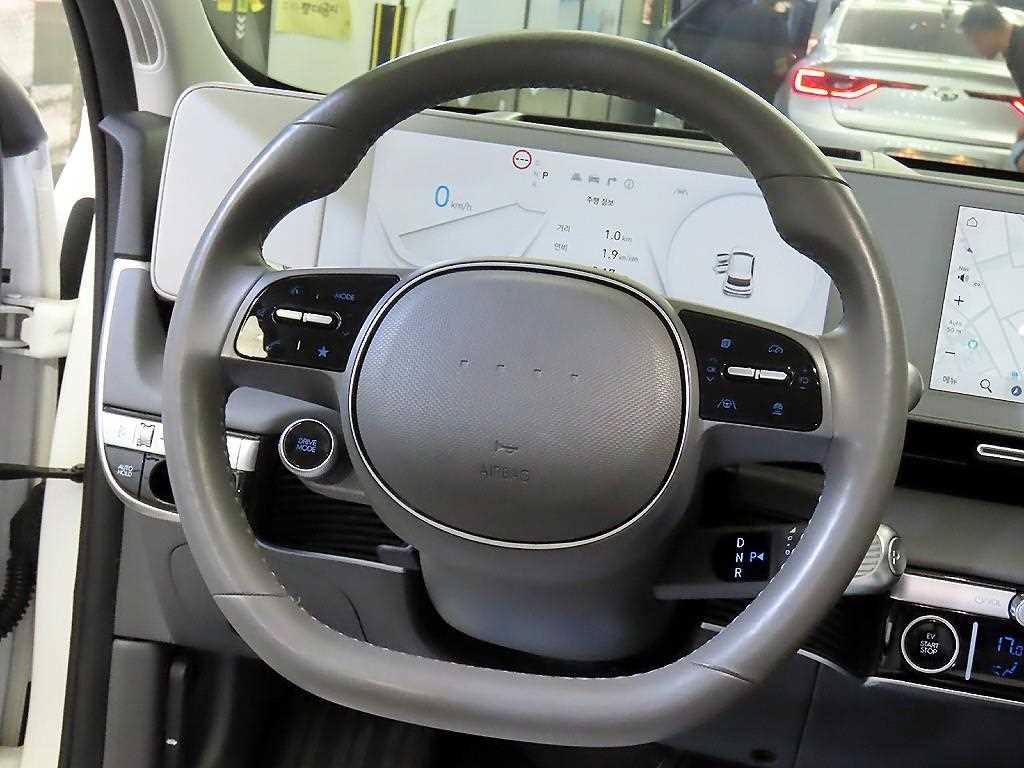 HYUNDAI Ioniq 5 - Vista 8