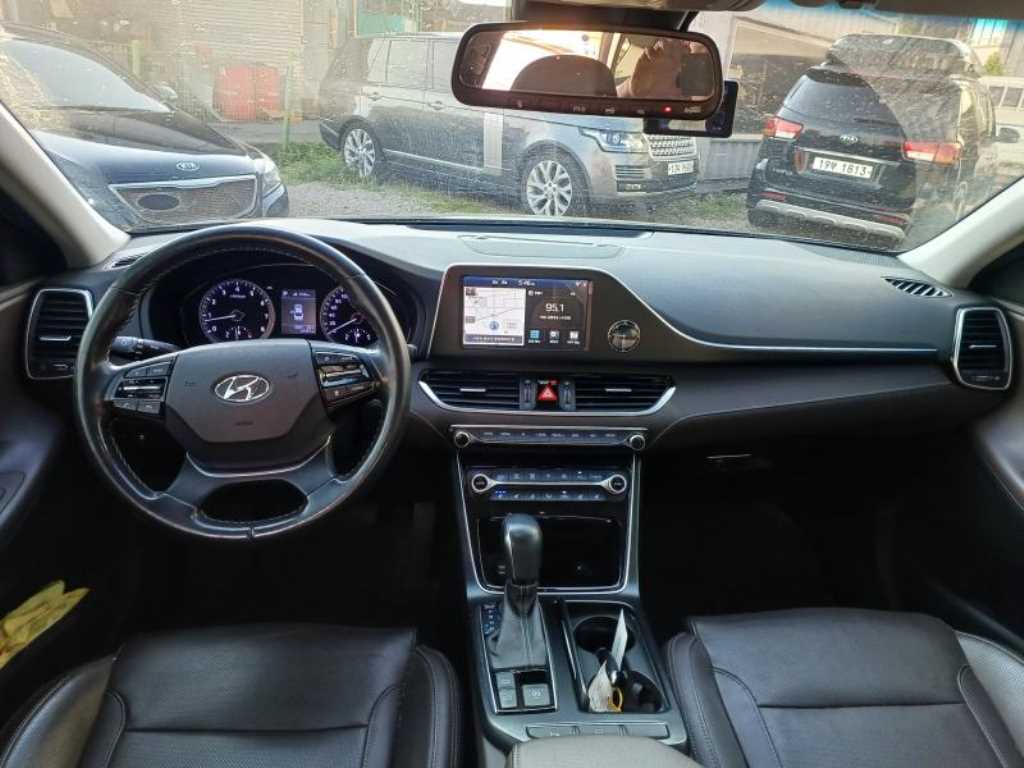 HYUNDAI Grandeur - Vista 7