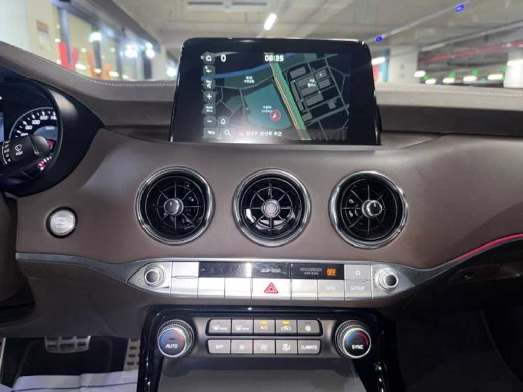 KIA Stinger - Vista 10