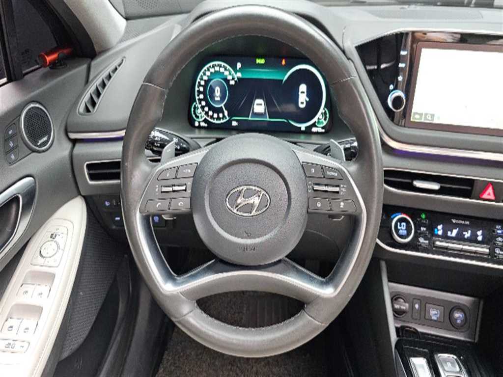 HYUNDAI Sonata - Vista 12