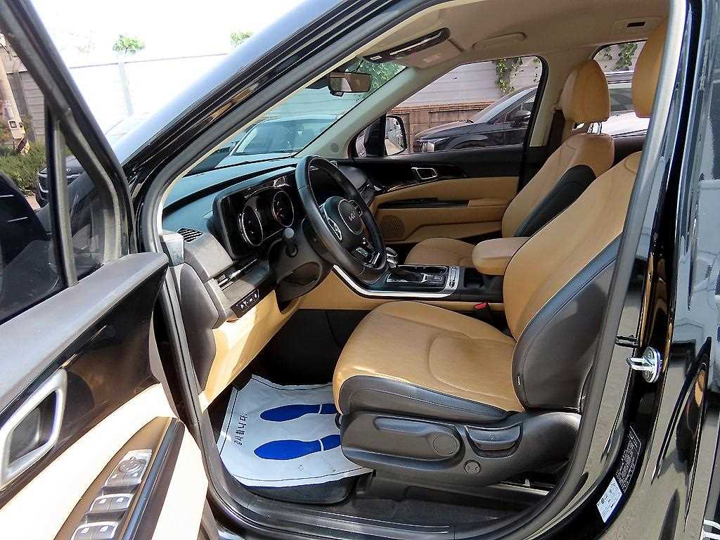 KIA Carnival - Vista 5