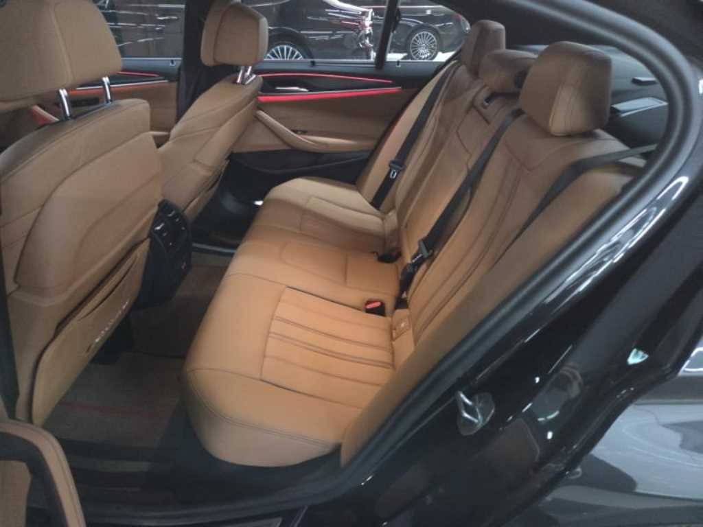BMW 5 Series - Vista 7