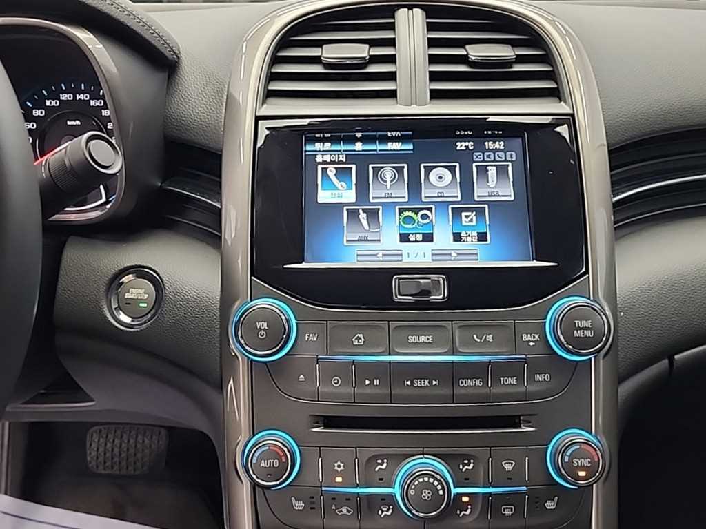 Chevrolet Malibu - Vista 10