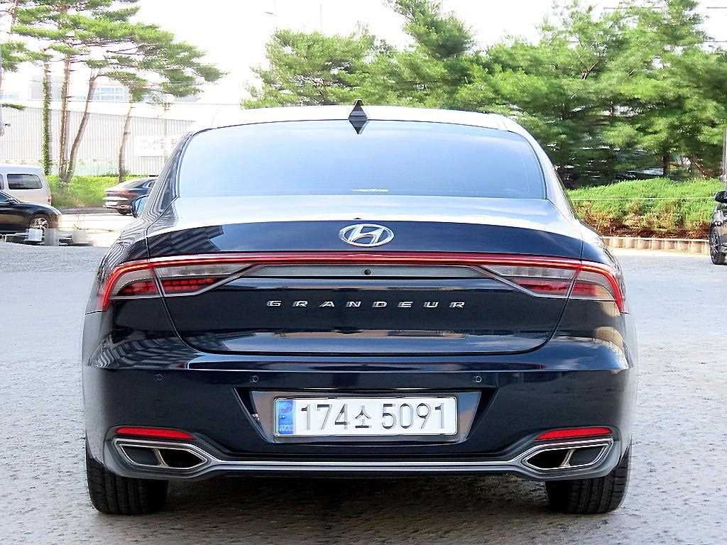 HYUNDAI Grandeur - Vista 5