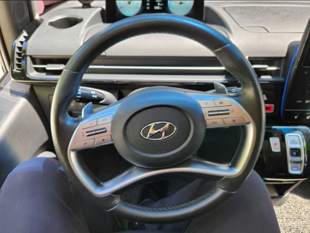 HYUNDAI Staria - Vista 10