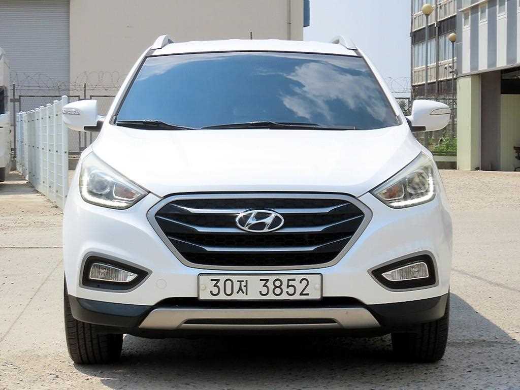 HYUNDAI Tucson 2015 Blanco - Importación desde Corea - HF Imports Iquique - Foto 1