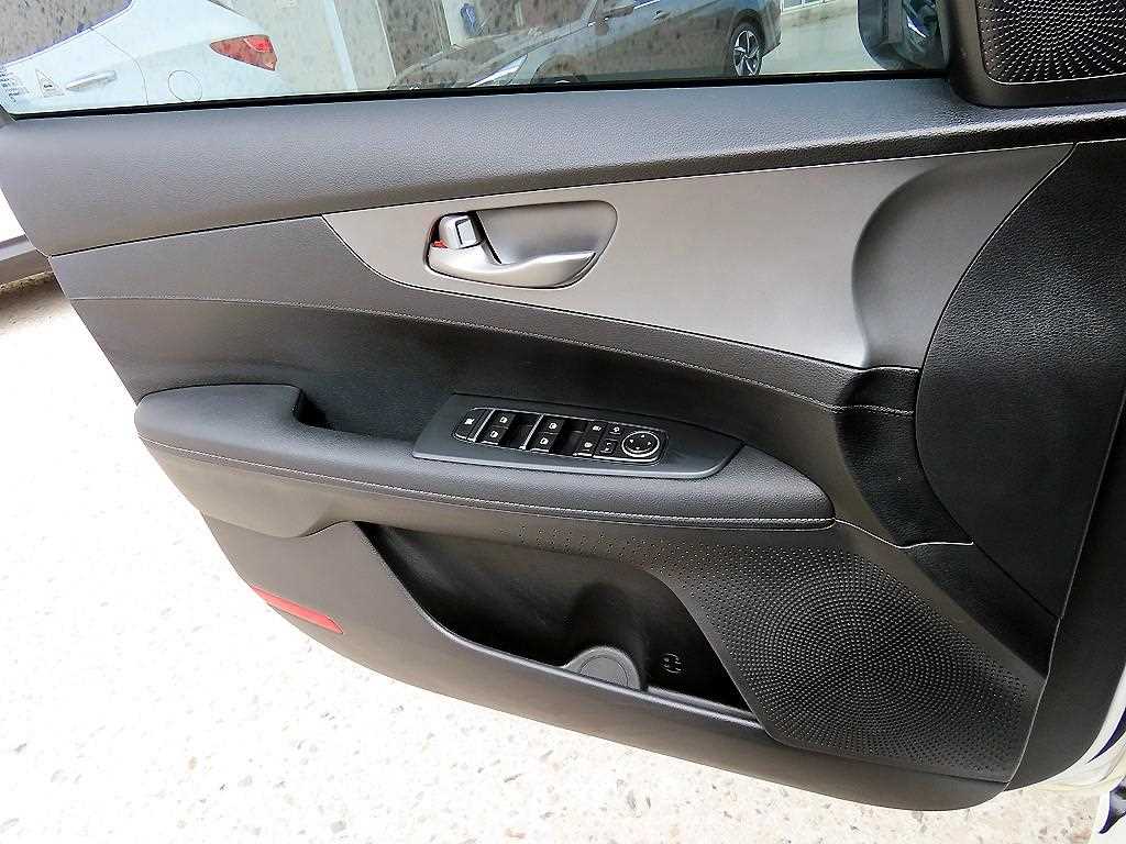 KIA K3 - Vista 11
