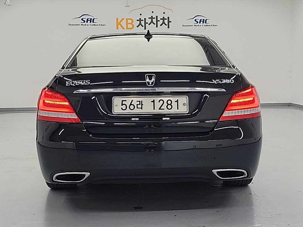 HYUNDAI Equus - Vista 3