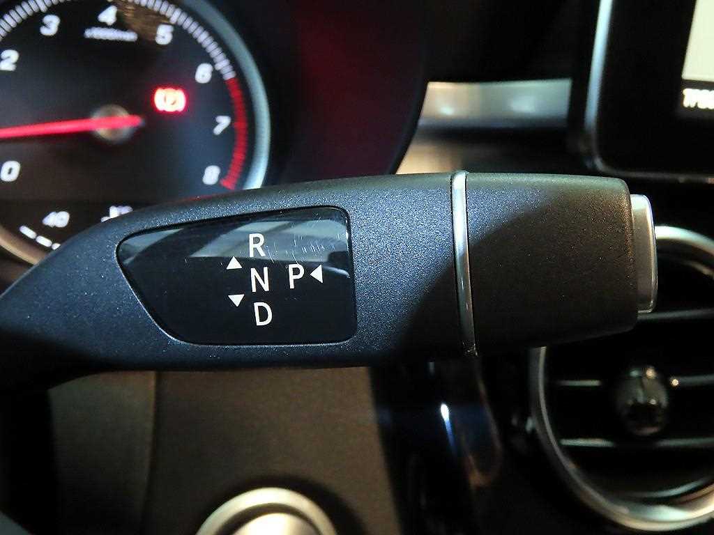 Mercedes Benz C Class - Vista 12