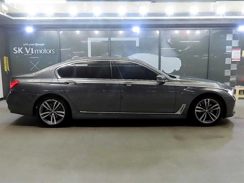 BMW 7 Series - Vista 3