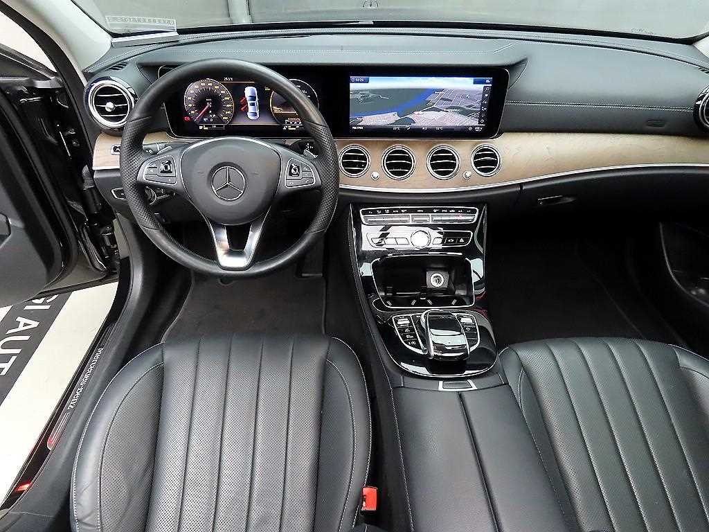 Mercedes Benz E class - Vista 7