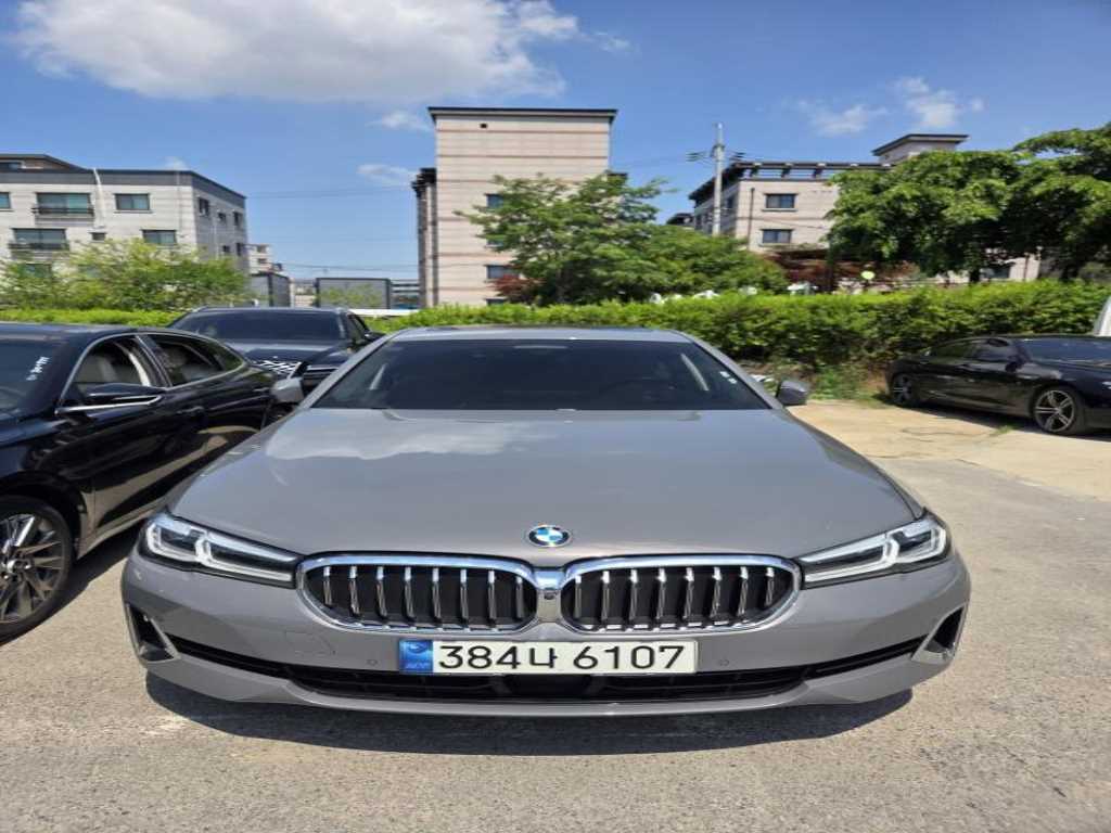 BMW 5 Series 2022 Gris - Importación desde Corea - HF Imports Iquique - Foto 1