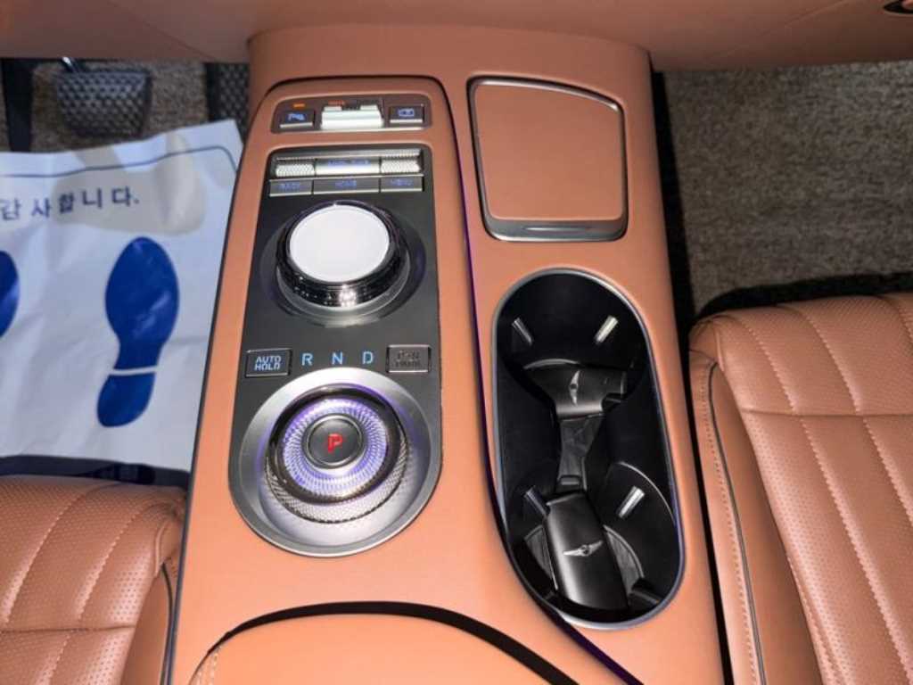 Genesis GV70 - Vista 11