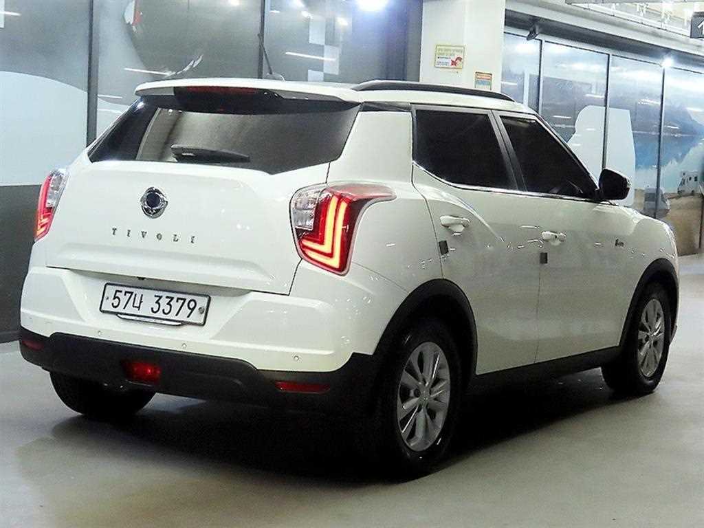 Ssangyong Tivoli - Vista 4