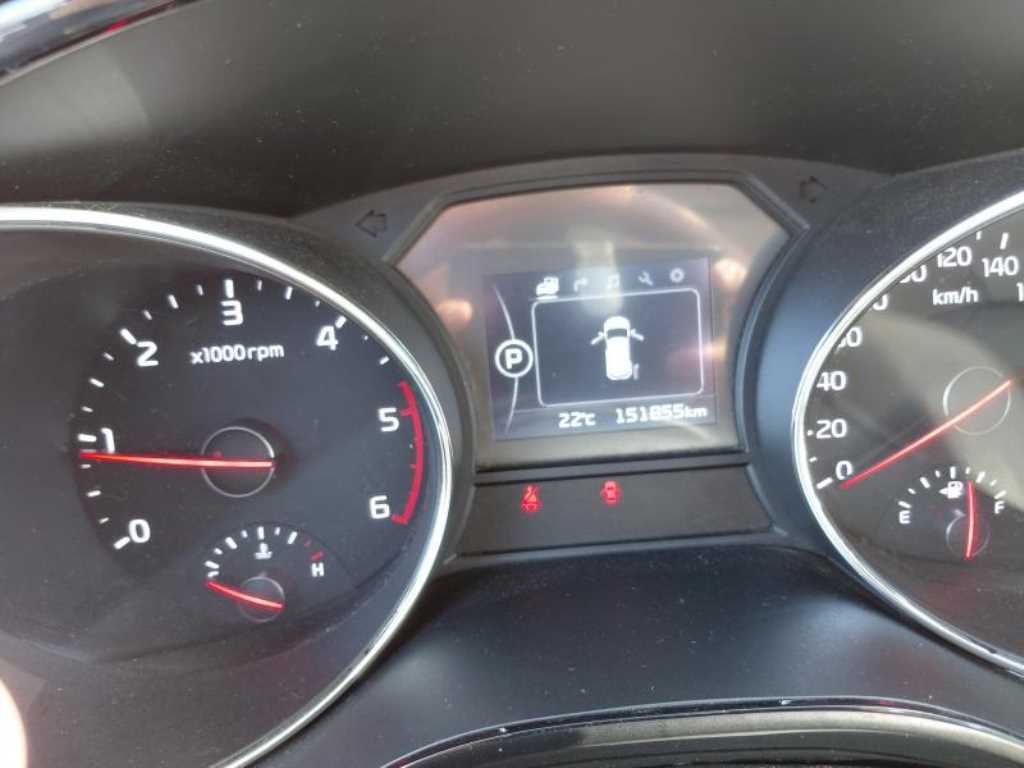 KIA Carnival - Vista 5