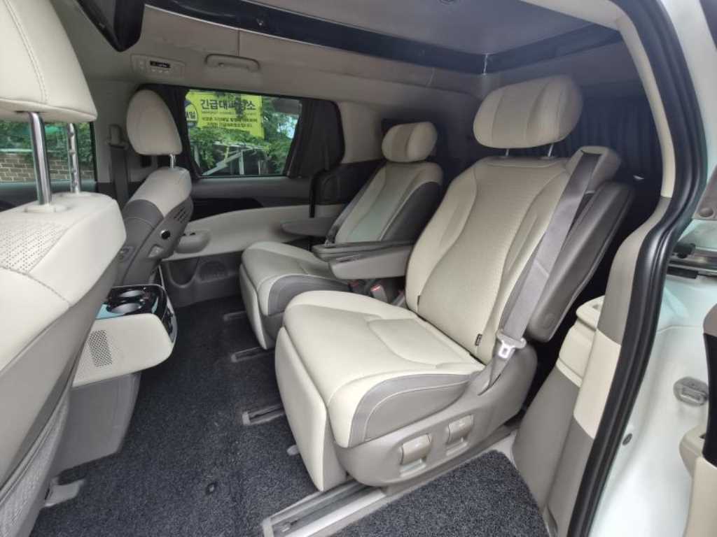KIA Carnival - Vista 9