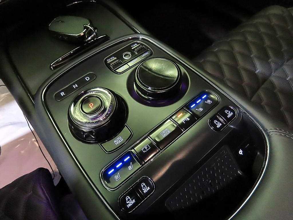 Genesis G90 - Vista 12