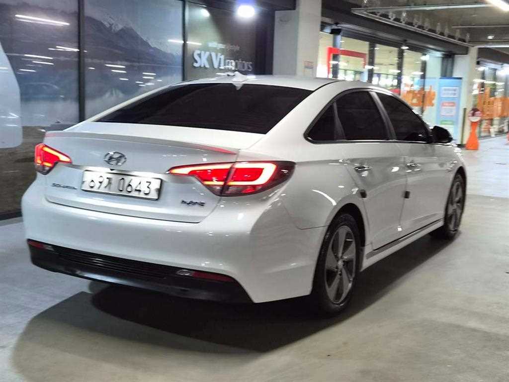 HYUNDAI Sonata - Vista 4