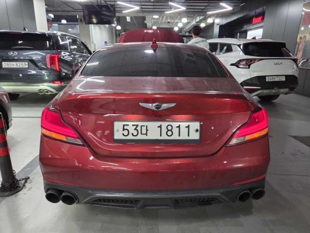 Genesis G70 - Vista 5