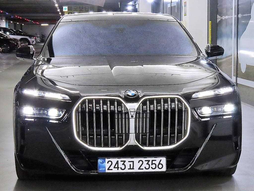 BMW 7 Series - Vista 2