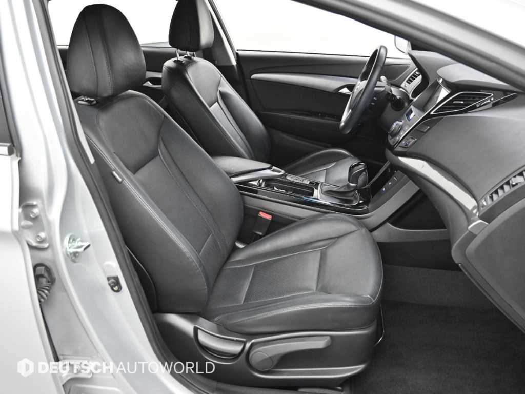 HYUNDAI i40 - Vista 10