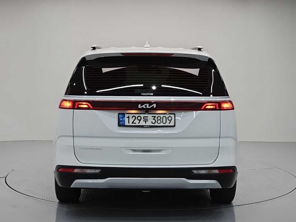 KIA Carnival - Vista 3