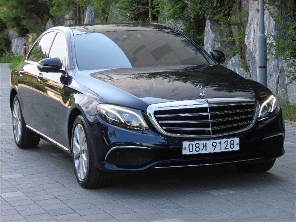 Mercedes Benz E class - Vista 2