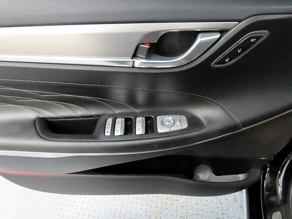 HYUNDAI Grandeur - Vista 11