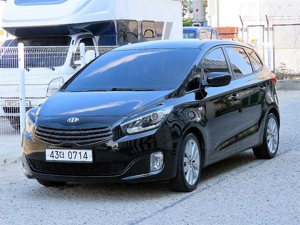 KIA Carens - Vista 2