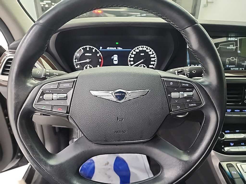 Genesis EQ900 - Vista 9