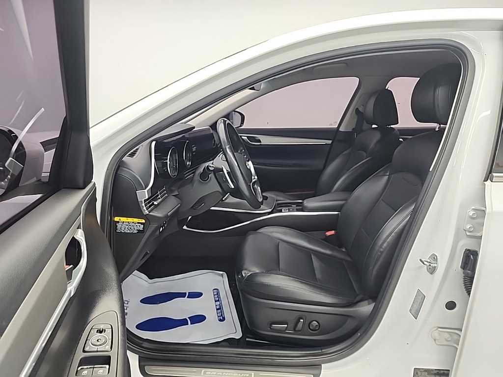 HYUNDAI Grandeur - Vista 11