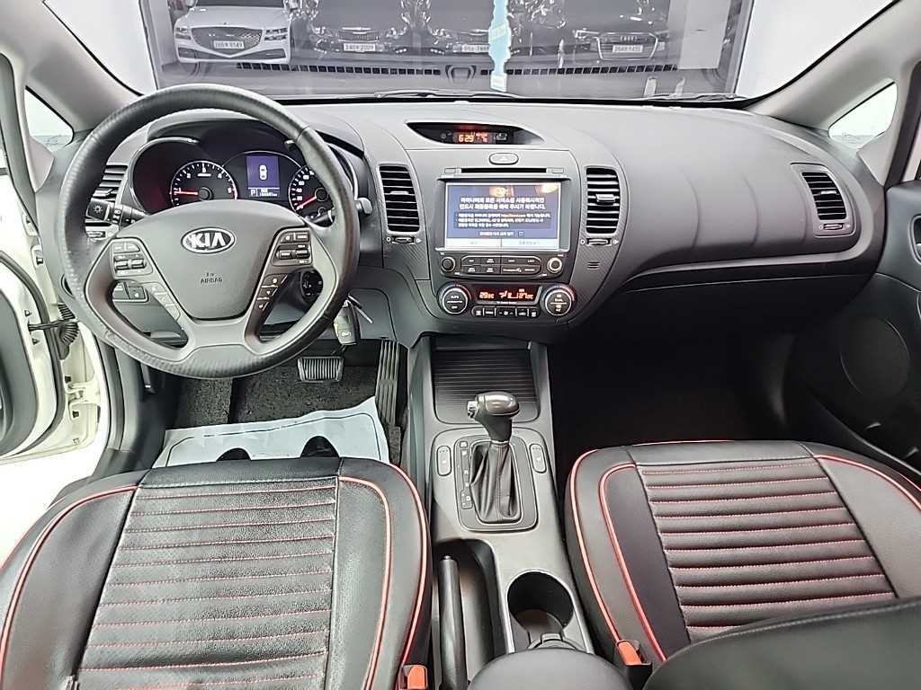KIA K3 - Vista 9