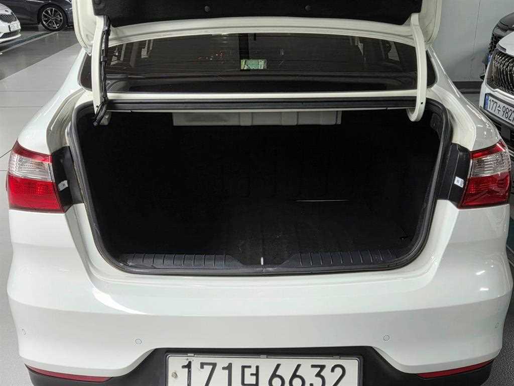 KIA Pride 2015 Blanco - Importación desde Corea - HF Imports Iquique - Foto 19