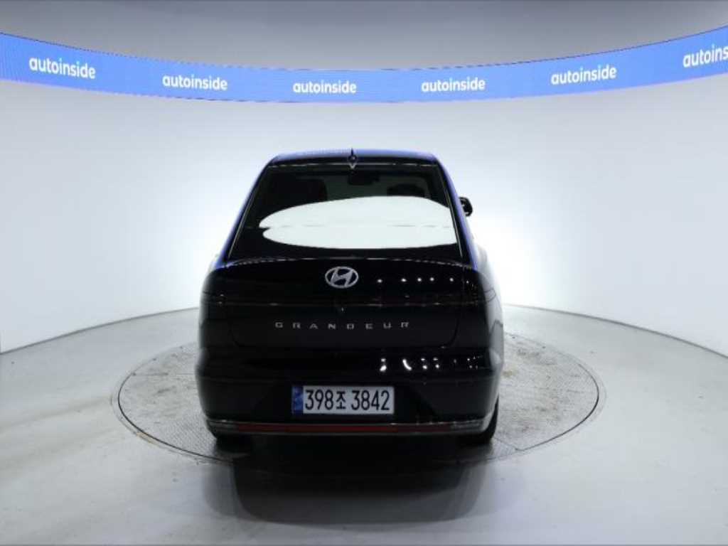HYUNDAI Grandeur - Vista 3