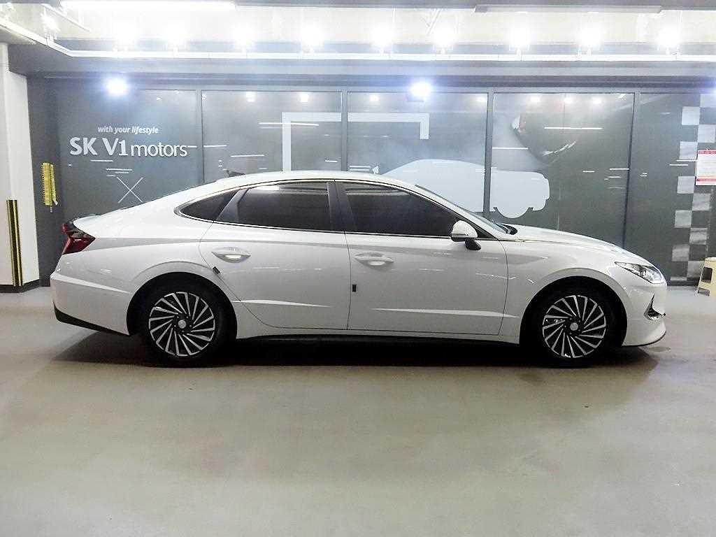 HYUNDAI Sonata - Vista 3