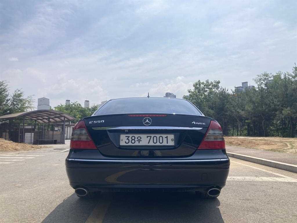 Mercedes Benz E class - Vista 4