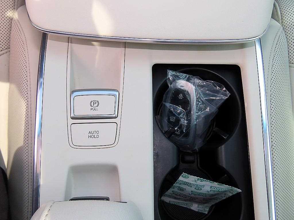 HYUNDAI Grandeur - Vista 12