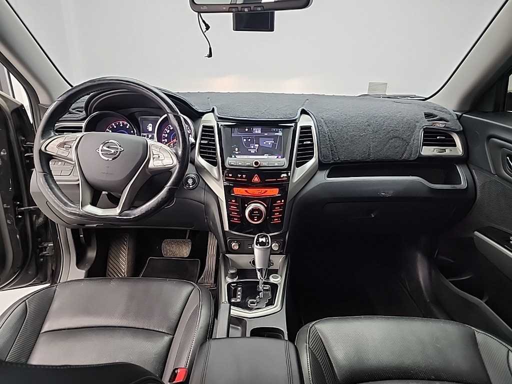 Ssangyong Tivoli - Vista 9