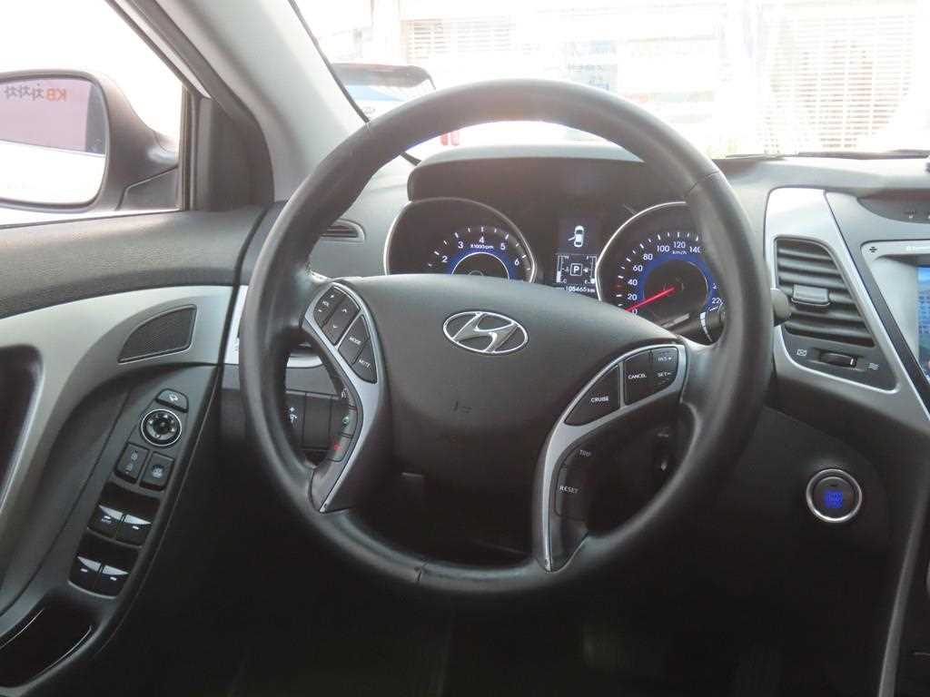 HYUNDAI Avante 2016 Blanco - Importación desde Corea - HF Imports Iquique - Foto 18