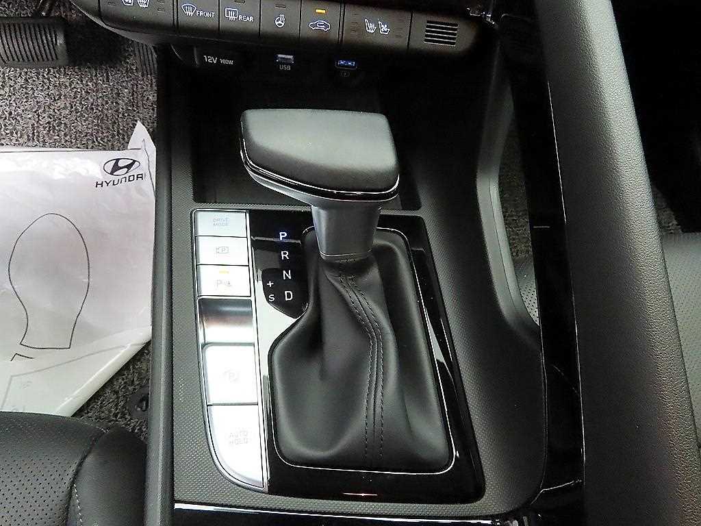 HYUNDAI Avante - Vista 12